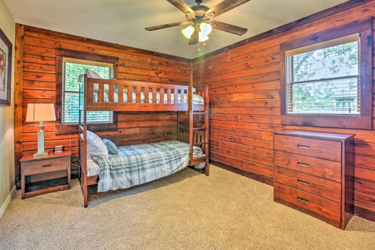 Spacious Kemah Clear Lake Home With Porch And Fire Pit Exteriör bild