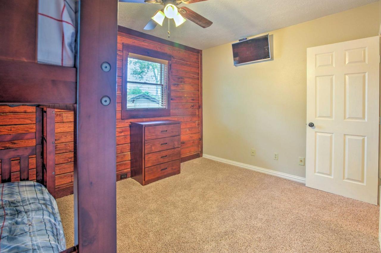 Spacious Kemah Clear Lake Home With Porch And Fire Pit Exteriör bild