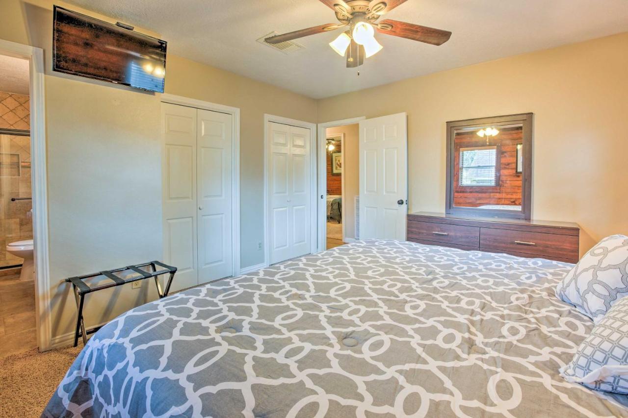 Spacious Kemah Clear Lake Home With Porch And Fire Pit Exteriör bild
