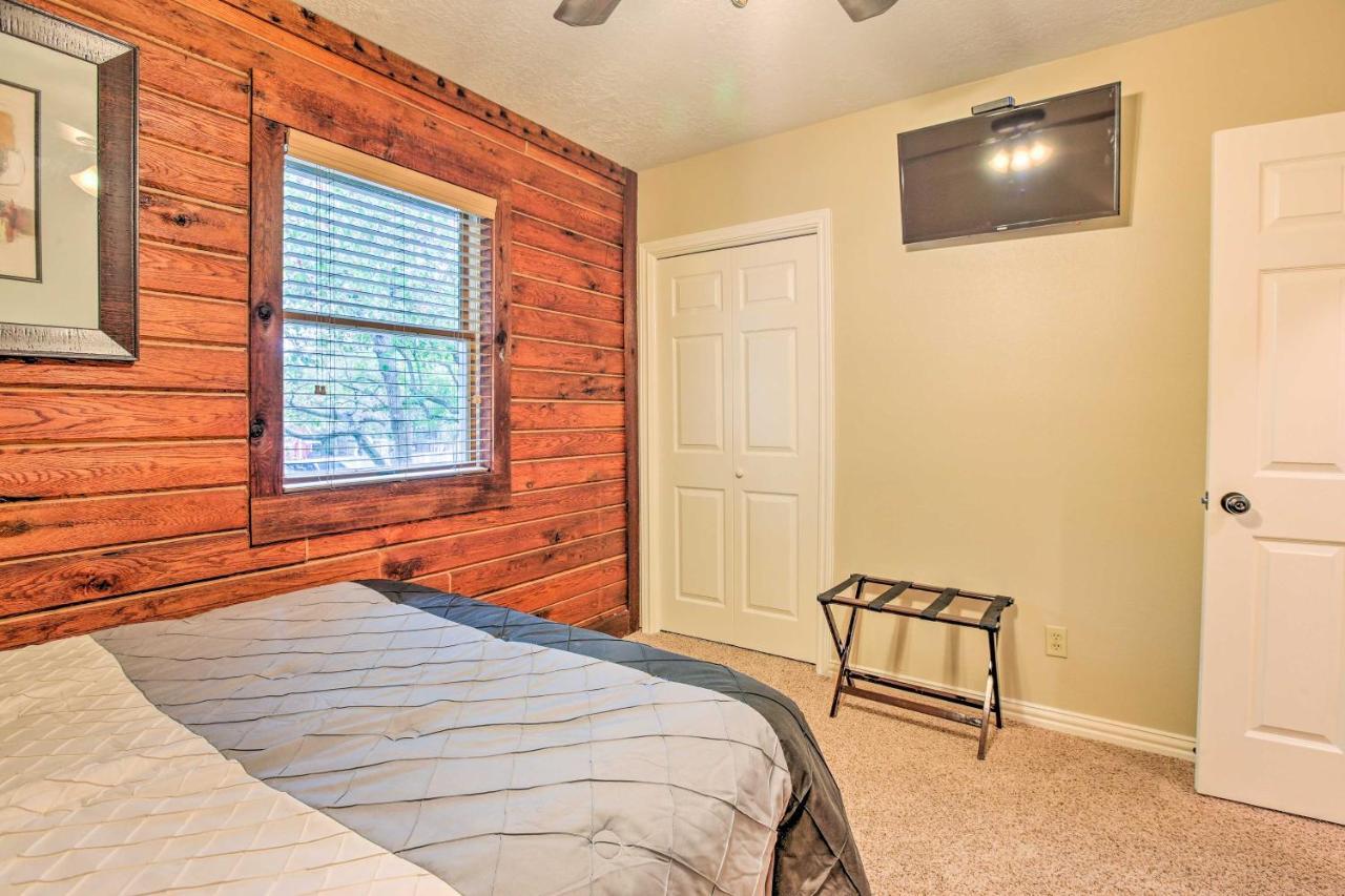 Spacious Kemah Clear Lake Home With Porch And Fire Pit Exteriör bild